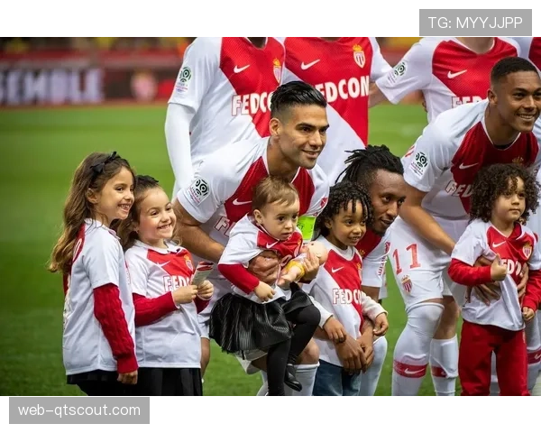 场馆动态：为满足欧足联要求，摩纳哥路易二世球场启动照明系统改造工程